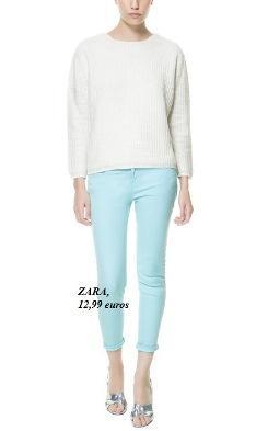 Letizia, con pantalones skinny, en el posado en Mallorca con el Príncipe y las Infantas