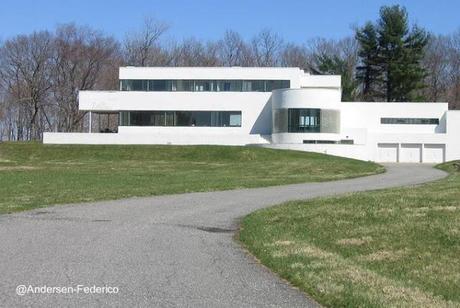 Mandell House en Bedford Hills, Nuava York - Diseño de Edward Durell Stone Residencia de estilo Internacional 1934 en Estados Unidos