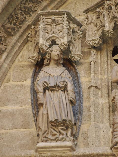 La Puerta del Bautismo (2): el Tímpano.