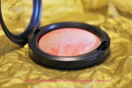 MAC Mineral Skin Finish Adored - Tropical Taboo MAC Mineral Skin Finish Adored - Tropical Taboo