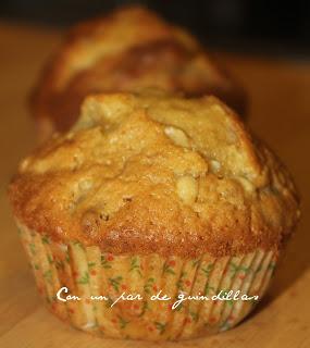 Magdalenas de chocolate blanco y nueces