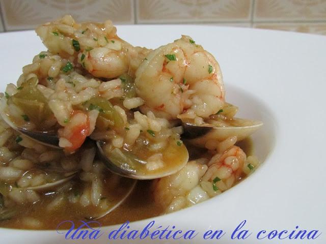 Arroz caldoso con almejas y gambones apto para diabéticos