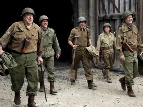 Matt Damon y George Clooney hacen planes en las primeras imagenes de 'Monuments Men'