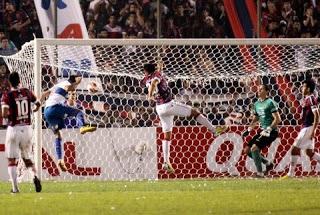 LA UC REMONTÓ LA LLAVE ANTE CERRO PORTEÑO Y AVANZÓ A SEGUNDA RONDA DE LA COPA SUDAMERICANA