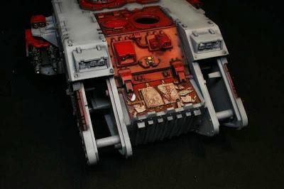 Pintura de la espada del frontal del land Raider