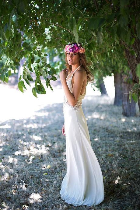 OUTFITS, WEDDING STYLE, vestido novia hippie, corona de flores novias,tocados bohochic, novias bohemias, jarlo london, white party, adamarina, pendientes libélula, cristina blanco, guiadeestilo, guia de estilo blog, spanish fashion blogger