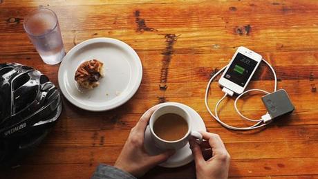 The Atom :: carga tu dispositivo móvil pedaleando