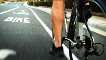 The Atom :: carga tu dispositivo móvil pedaleando