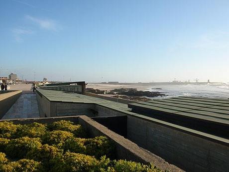 Piscinas en Leça de Palmeira, by Alvaro Siza