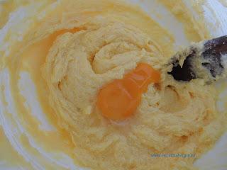 mantequilla, azucar y huevo