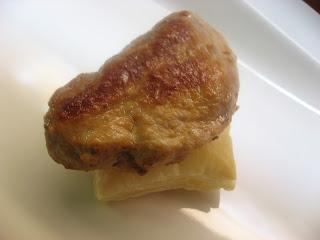 FILETE EN HOJALDRES Y CREMA DE FRUTOS ROJOS