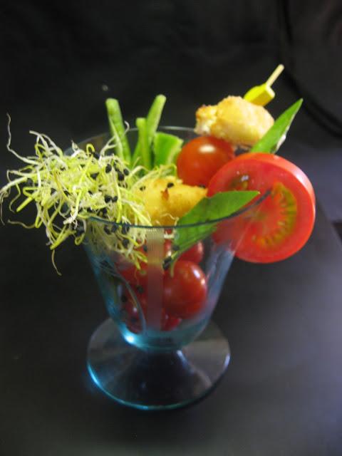 BROCHETA DE QUESO Y TOMATE