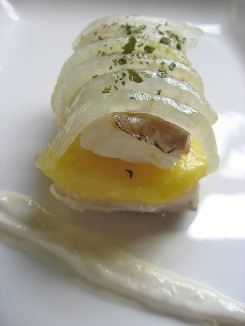 BACALAO CON MANZANA Y GELATINA DE CEBOLLA AL JENGIBRE