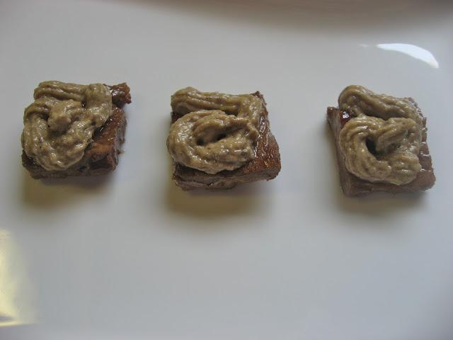 FILETE CON SALSA DE CHAMPIÑONES, EN SOJA Y PEDRO XIMENEZ