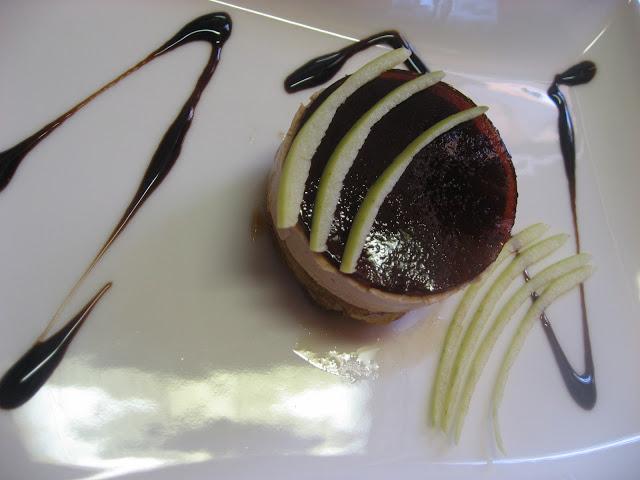 TOSTA DE MANZANA CON PATÉ Y GELE DE PEDRO XIMENEZ