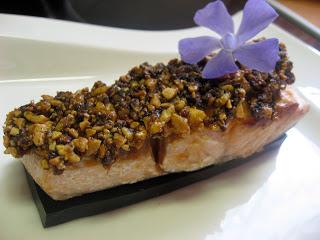 SALMÓN CON GELÉ DE PEDRO XIMENEZ Y CROCANTE