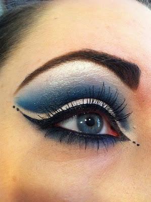 Maquillaje en azul-negro-blanco - Paperblog