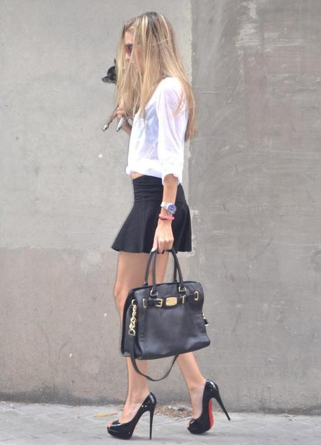 Total black and white outfit