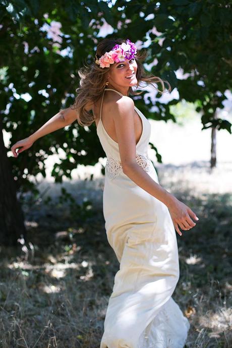 adamarina, corona de flores novias, jarlo london, novias bohemias, OUTFITS, pendientes libélula, Tocados BOHOCHIC, vestido novia hippie, WEDDING STYLE, white party, cristina blanco, guiadeestilo, guia de estilo blog, spanish fashion blogger