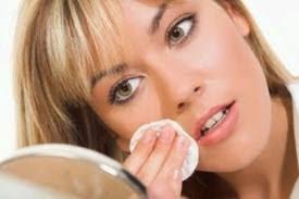 COMO Y PORQUE DESMAQUILLARSE