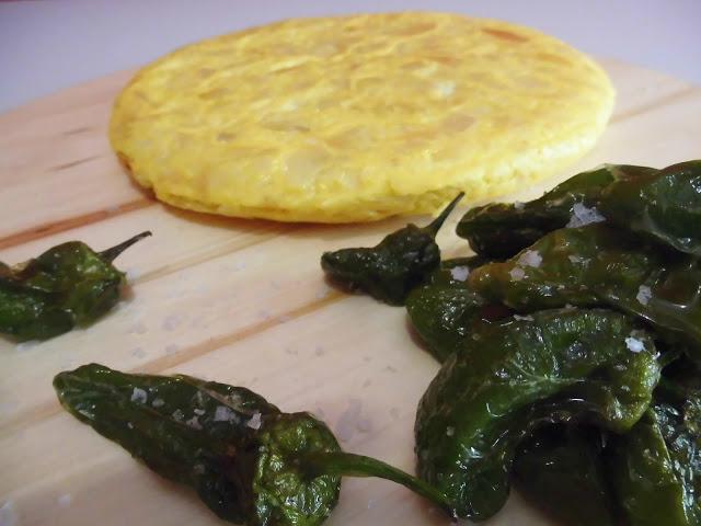 Tortilla española con pimientos de Padrón