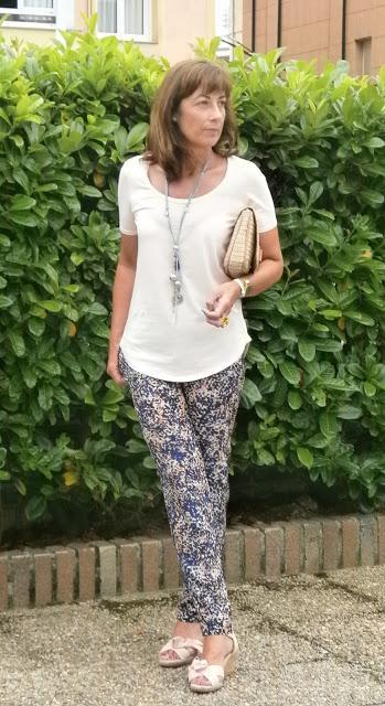 MIS LOOKS - OTRO PANTALON ESTAMPADO