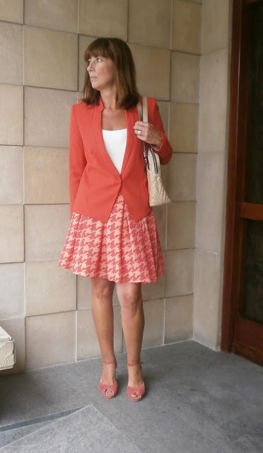 MIS LOOKS - PATA DE GALLO Y NARANJA