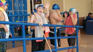 NIÑOS BENEFICIARIOS DE PROYECTO DEPORTIVO DE NATACIÓN 2013 SE TRASLADAN EN BUSES DEL SISTEMA DE TRANSPORTE ESCOLAR MUNICIPAL