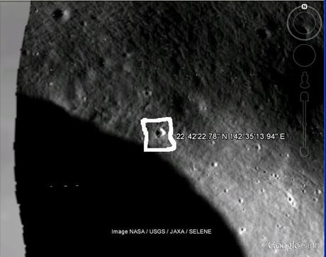 EN LA LUNA HAY MUCHO MAS AUN PARA VER Y DESCUBRIR.