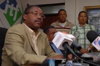 Transportistas fijarían el miércoles fecha de huelga.