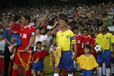 Bebeto, Careca y otras leyendas del fútbol brasileño se reencuentran en Pekín