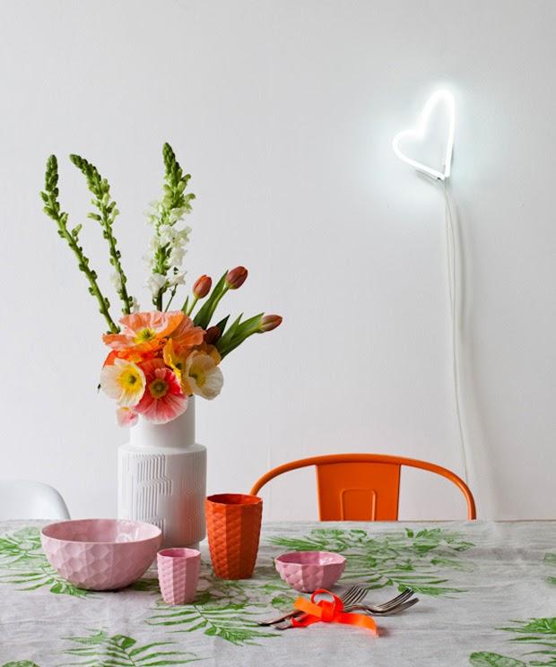 ALEGRE COMEDOR EN TONOS NARANJAS