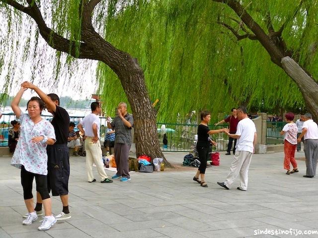 Baile en los parques de Beijing