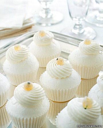 Cupcake boda colores blanco y amarillo Estilo elegante