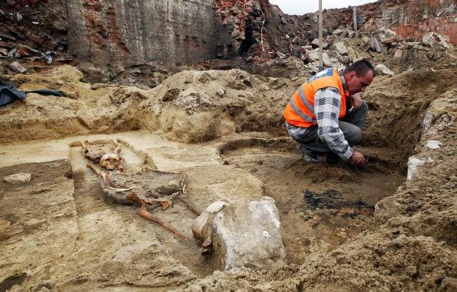 Cementerio de vampiros descubierto en Polonia.