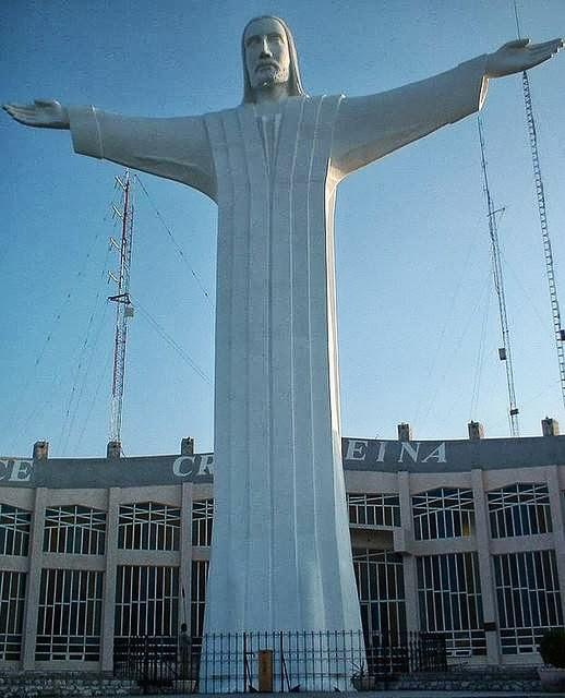 Las 17 estatuas de Cristo más altas del mundo