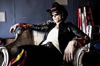 Bunbury publicará en otoño su nuevo disco: 'Palosanto'