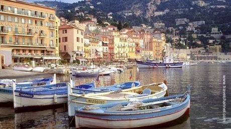 Fachadas sobre el mar en la Riviera de Francia