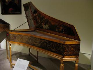 Exposición de instrumentos musicales (incluyendo pianos) del Metropolitan Museum (Nueva York)