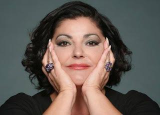 ENTREVISTA: CHARO REINA (CANTANTE)