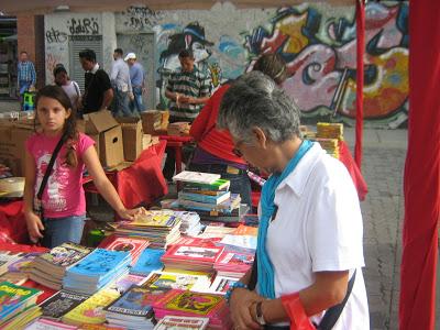 EL RECREO Exposición y venta de libros en el Bulevar Sabana Grande
