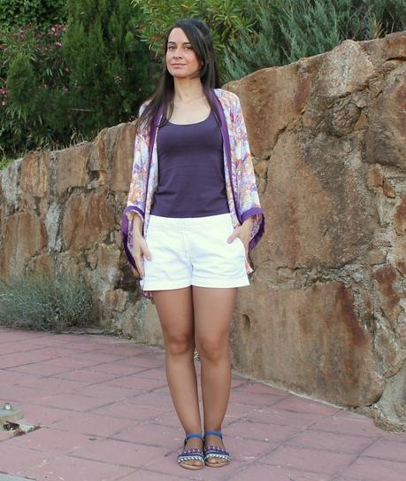 Geishas and kimonos... Geishas and kimonos...