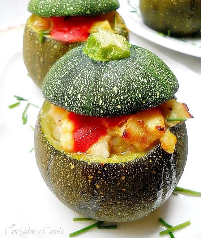Calabacines redondos rellenos de rape y gambas