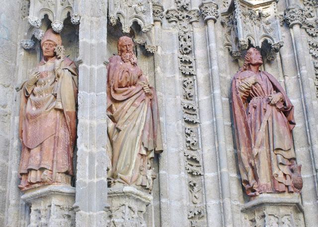 La Puerta del Nacimiento (3): las jambas de la izquierda.