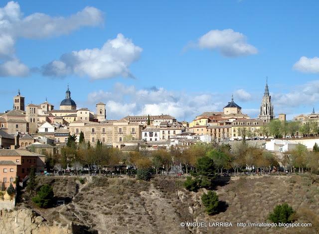 Como una piedra preciosa Como una piedra preciosa