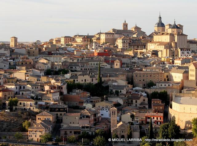 Como una piedra preciosa Como una piedra preciosa
