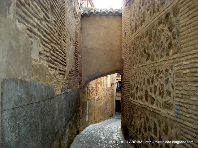 Como una piedra preciosa Como una piedra preciosa