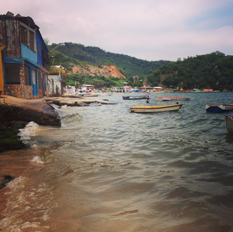 Las casitas a la orilla del mar