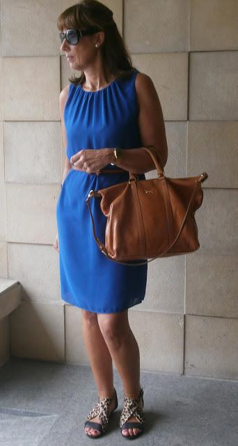 MIS LOOKS - VESTIDA DE AZUL MIS LOOKS - VESTIDA DE AZUL