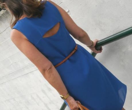 MIS LOOKS - VESTIDA DE AZUL MIS LOOKS - VESTIDA DE AZUL